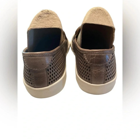 Frye Men\'s Brett Perf Slip on Sneaker Grey